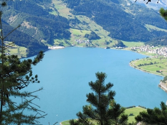 Aussicht von der Grauner Alm mit Reschen und Froj im Hintergrund